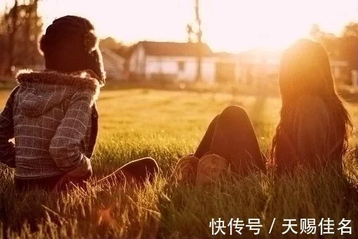 牛年秋季出生的男孩起名改名：男孩牛宝宝喜用土的稳重大气的名字